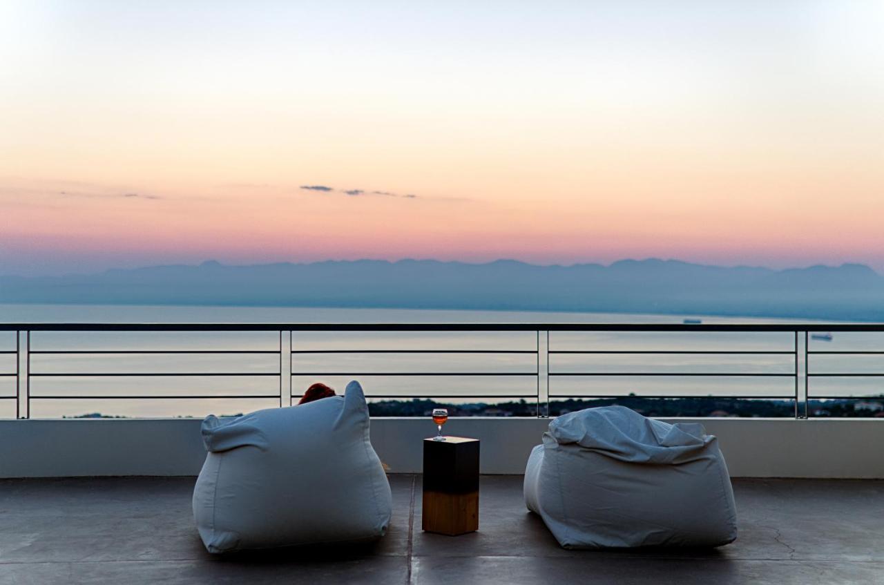 Euphoria Suites Avía Eksteriør bilde